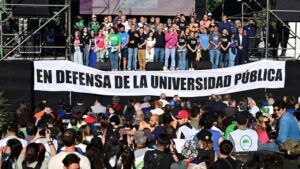 En apoyo a medidas de las universidades